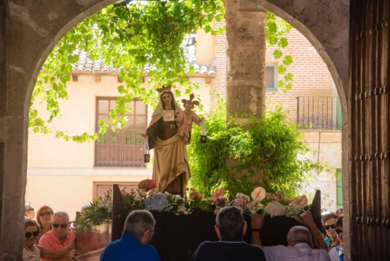 Tordesillas celebra la misa y procesión en honor a la Virgen del Carmen