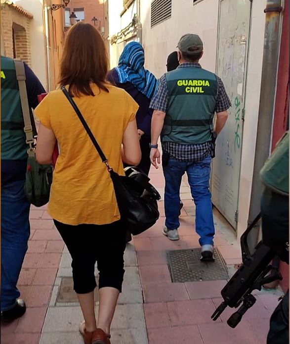 Detenida en Tudela de Duero (Valladolid) a una mujer acusada de mantener una gran actividad en redes sociales en favor de Daesh