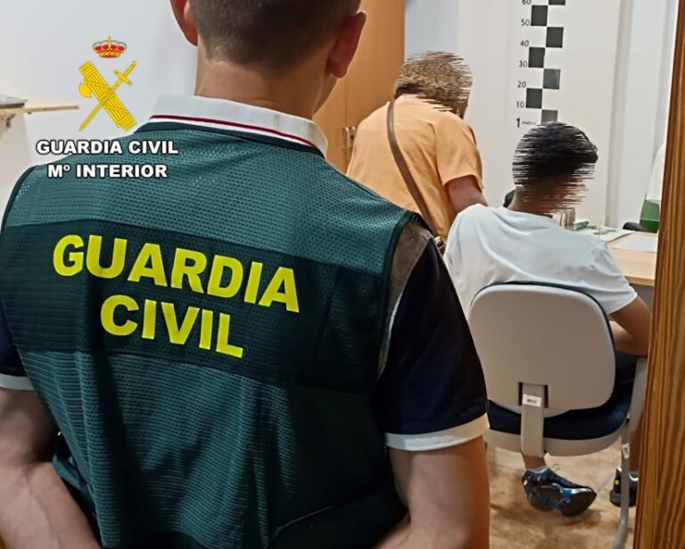 La Guardia Civil de Soria desenmascara un fraude tecnológico en el examen de conducción