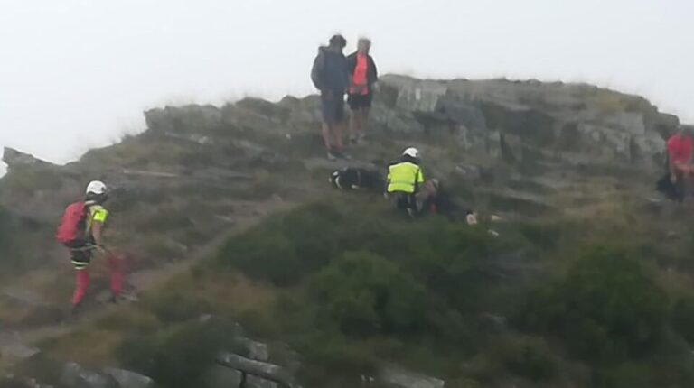 Arriesgado rescate: Mujer de 43 años es salvada en el Pico 3 Obispos de Villafranca del Bierzo