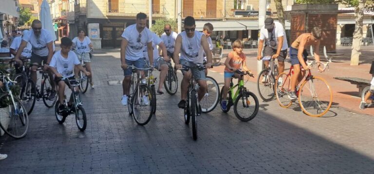 Las bicis clásicas y fixies vuelven a tomar las calles de Medina del Campo