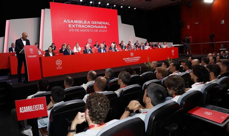 Rubiales rechaza la dimisión