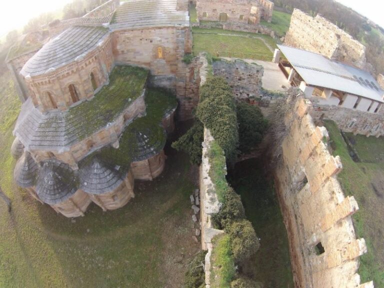 Consejería de Cultura, Turismo y Deporte acomete la estabilización y excavación del pabellón de los novicios del Monasterio de Santa María de Moreruela en Zamora