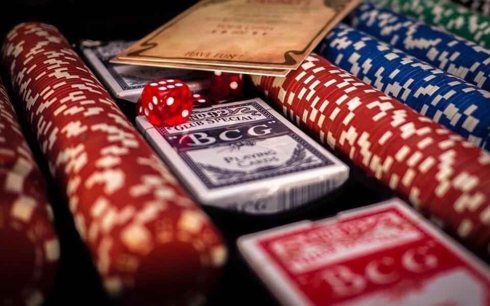 Los juegos de azar son los más elegidos. El blackjack y las tragaperras, tanto en su modalidad presencial como en vivo en la web, encabezan la lista de los favoritos.