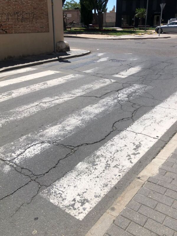 Grietas a modo de paso de cebra