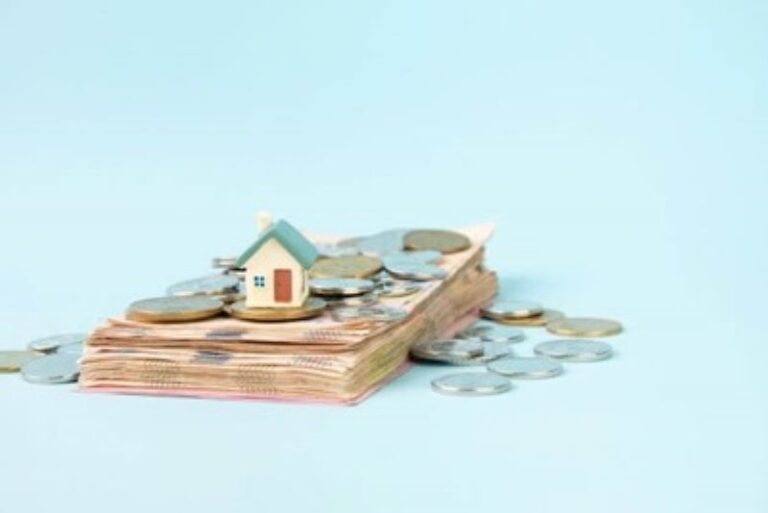 OCU critica la prohibición de pagar en efectivo el alquiler de vivienda