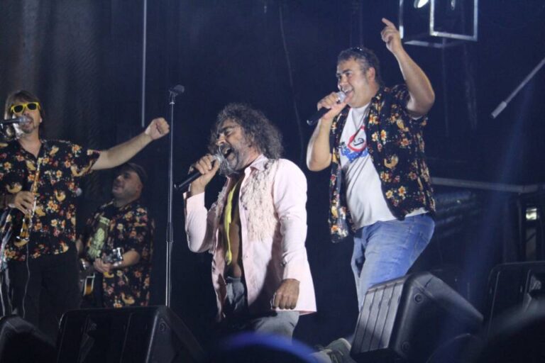 ‘Los Desgraciaus’ profetizan en su tierra y firman una de las mejores noches del San Antolín 2023