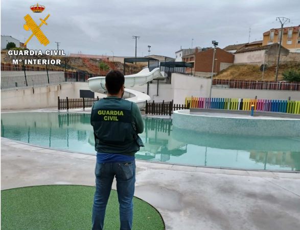Detienen a individuo por hurto y estafa en piscina municipal de Villanubla