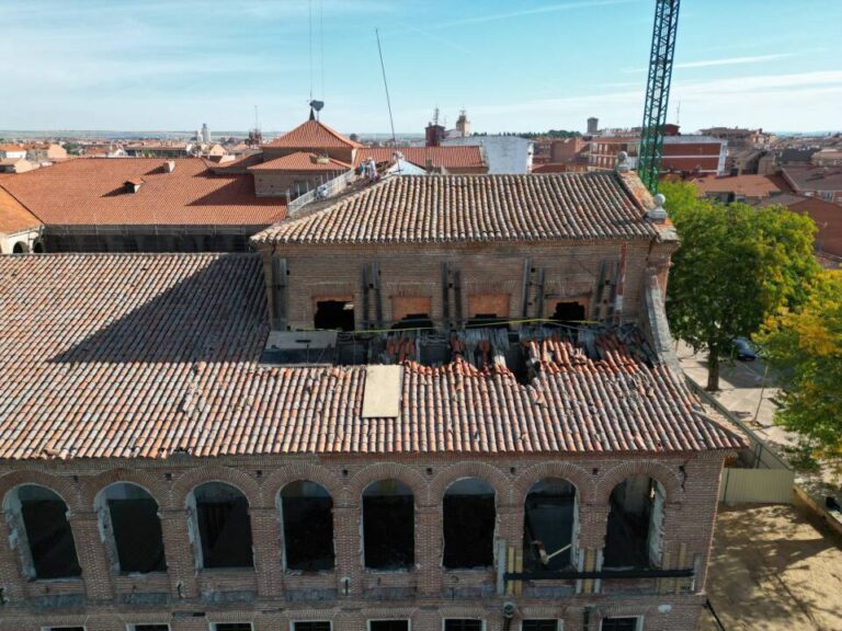 La Consejería de Cultura, Turismo y Deporte aborda la cuarta fase de restauración del Hospital Simón Ruiz de con una inversión de 2,3 millones de euros