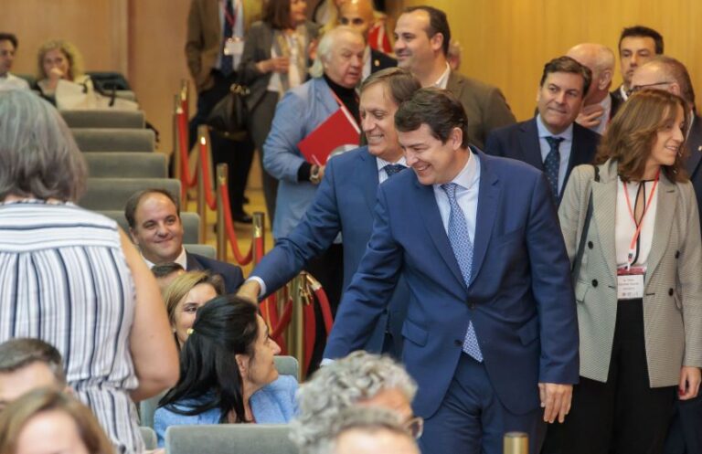 Mañueco anuncia que el Hospital de Salamanca tendrá en 2024 tecnología HIFU para el tratamiento del Parkinson y otras patologías