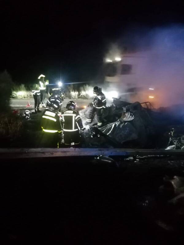 Trágico accidente e incendio de dos camiones en la A-6 cobra dos vidas y deja una persona herida