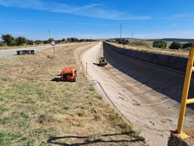 La CHD inicia trabajos de mantenimiento y conservación del canal de Villoria–La Armuña (Salamanca)