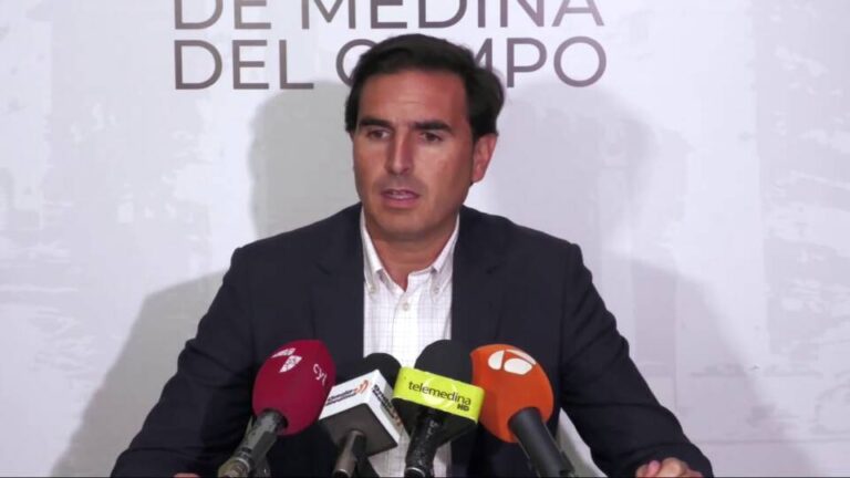 Guzmán Gómez acusa de «deslealtad institucional» por la llegada de inmigrantes al Balneario