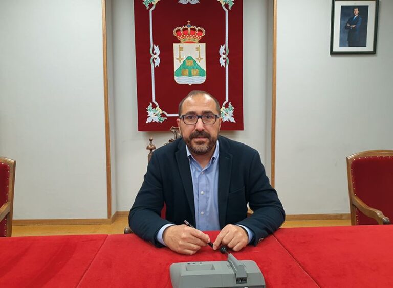 El Alcalde de Tordesillas responde a la investigación: Defiende su honorabilidad ante presuntas irregularidades