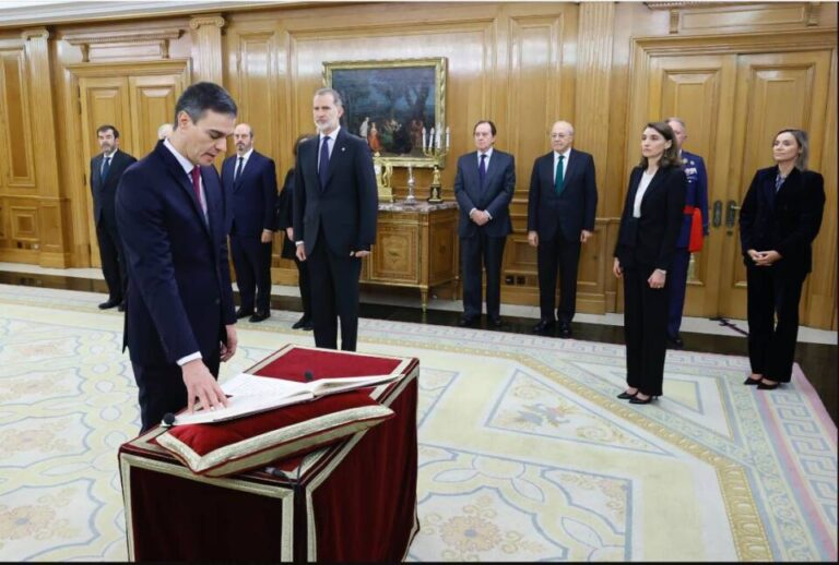 Pedro Sánchez promete su cargo como presidente del Gobierno ante el Rey