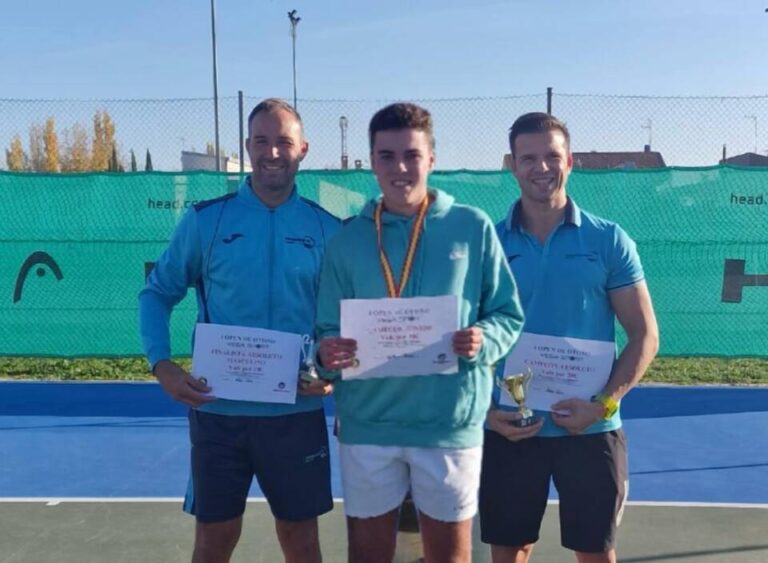 Guillermo Frutos, campeón junior en el I Open de Otoño Vega Sport