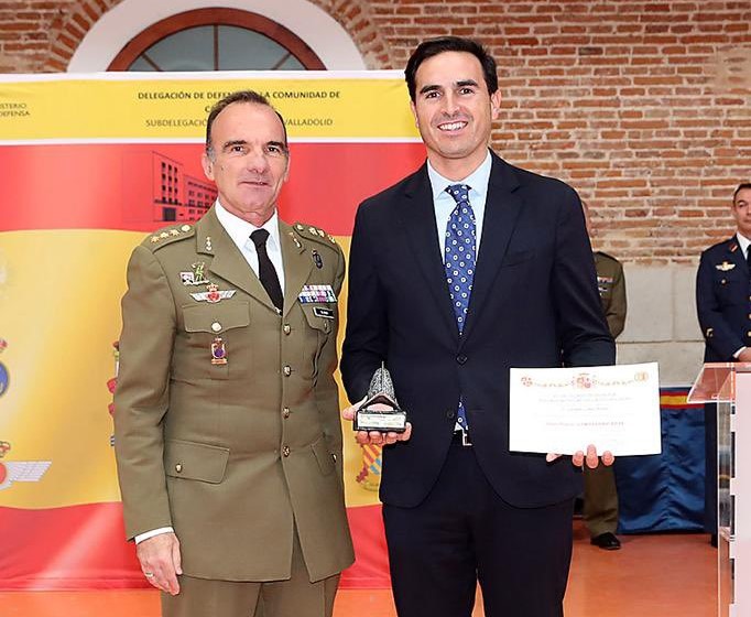 El alcalde de Medina del Campo recibe el premio Conde Ansúrez Caballero Leal