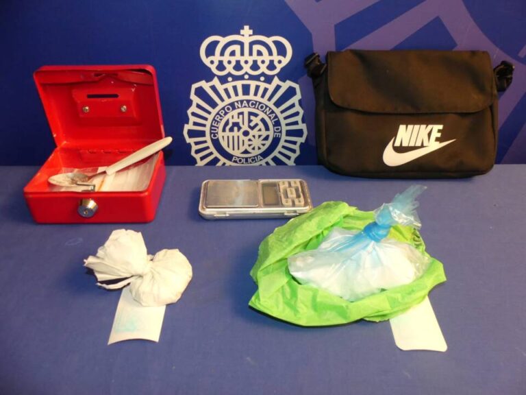 La Policía Nacional detiene a un conductor fugitivo con más de 100 gramos de cocaína en Salamanca