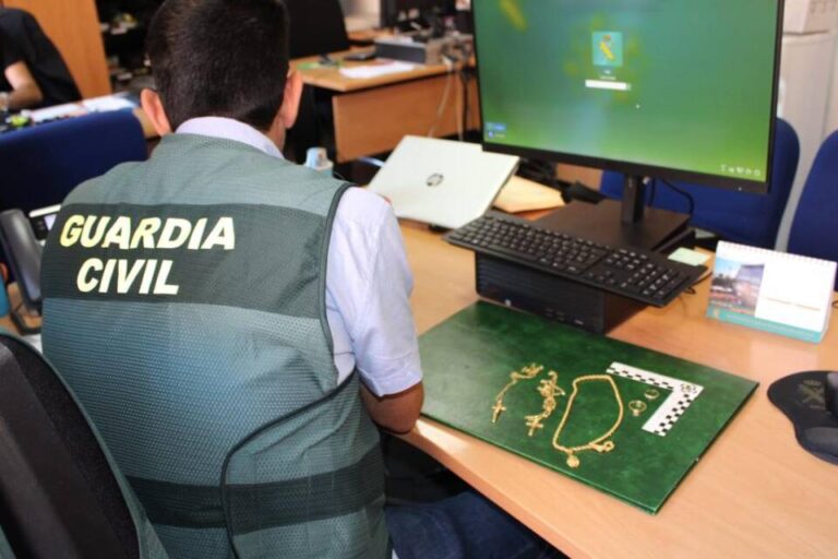 Desarticulado un grupo criminal especializado en el hurto de joyas a personas mayores: Método del «Abrazo Cariñoso»