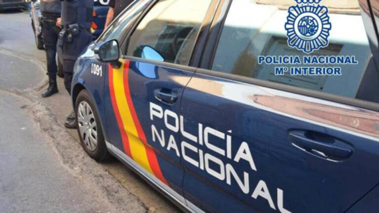 Impactante robo en Valladolid, un ladrón agrede a una vigilante para llevarse botellas de whisky