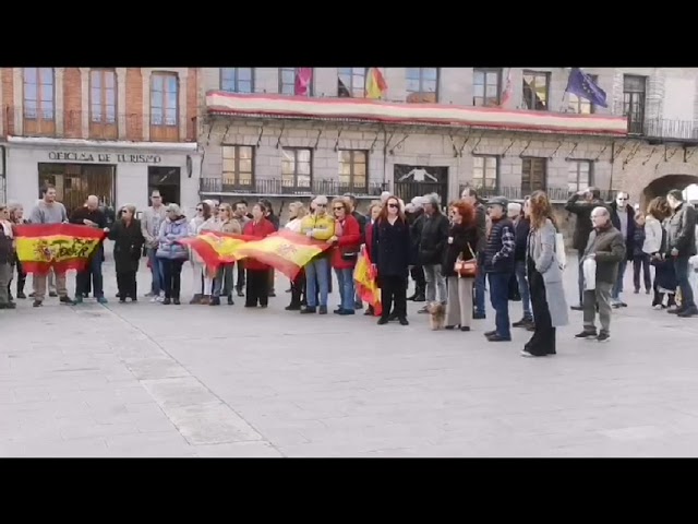 Concentración espontánea en la Plaza Mayor de Medina contra la ley de amnistía – Domingo 12 de noviembre