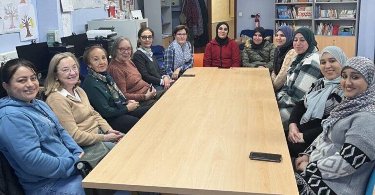 Cáritas Interparroquial celebra en Medina del Campo su primera sesión de ‘Escuela de Madres’