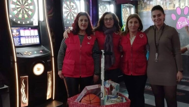 El Pink Sport Bar fortalece lazos con Cruz Roja a través de una nueva donación de juguetes 