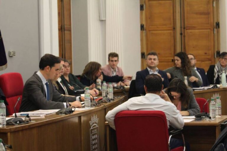 El Consistorio aprueba en su último pleno 335.380 euros de reconocimiento extrajudicial de crédito 