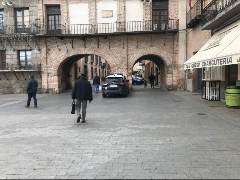 Detienen a un varón en Medina del Campo por agredir a su pareja y como presunto autor del robo en una Iglesia de la villa