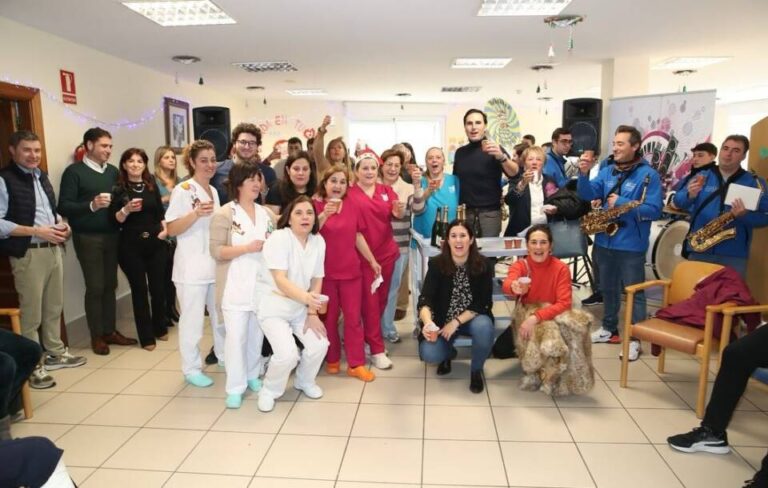 Las autoridades de Medina del Campo visitan las residencias