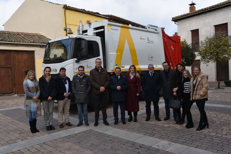 La Junta de Castilla y León fortalece la colaboración con las mancomunidades: Entrega de vehículo e inversión millonaria para mejorar servicios ciudadanos