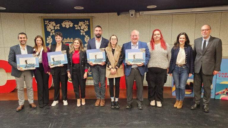 Éxito y reconocimiento en la gala de los IX Premios Juventud de Castilla y León: Descubre a los galardonados