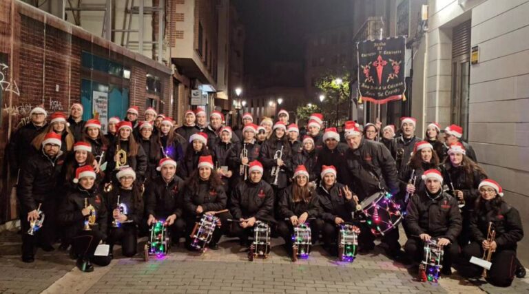 La Banda de CCTT del Atado a la Columna se despide del año con un pasacalles navideño 