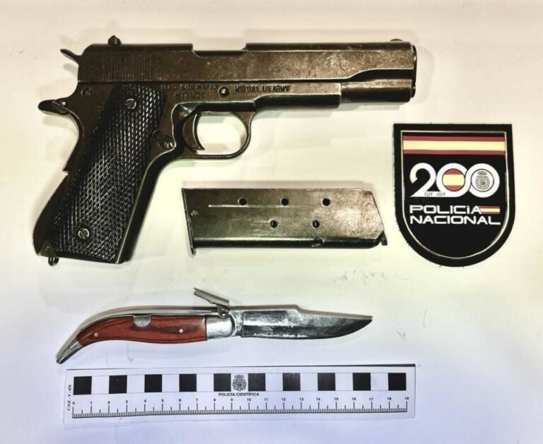 Detenido por amenazas graves: Un hombre intenta quemar la casa materna y amenazó con un arma simulada en Astorga
