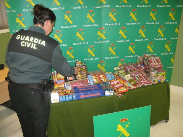 La Guardia Civil intensifica controles: ¡3 denuncias y 5.870 unidades incautadas en inspecciones pirotécnicas!