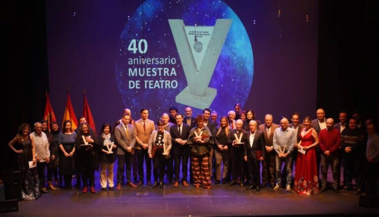 Emotiva entrega de premios en la 40ª Muestra de Teatro de Valladolid con Conrado Íscar como protagonista
