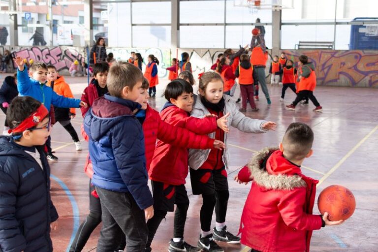 Éxito en la inauguración del Programa Chiquitín en Arroyo de la Encomienda: Juegos escolares para niños»
