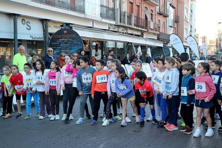 Medina del Campo celebra las carreras infantiles de la 39º Media Maratón Popular