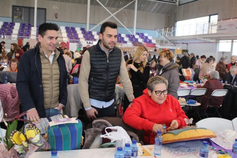 Más de 600 encajeras se citan en Zaratán