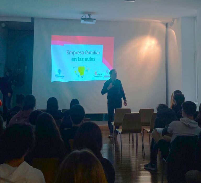 «Emprendimiento en las Aulas»: Más de 450 estudiantes de Valladolid exploran el mundo empresarial junto a destacadas compañías locales