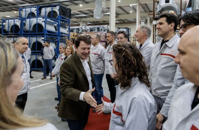 Castilla y León: Mañueco destaca liderazgo en exportaciones gracias al auge del 42 % en ventas de la industria automotriz