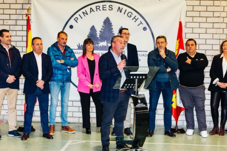 Arranca la primera noche de diversión juvenil en Aldeamayor con ‘Pinares Night’
