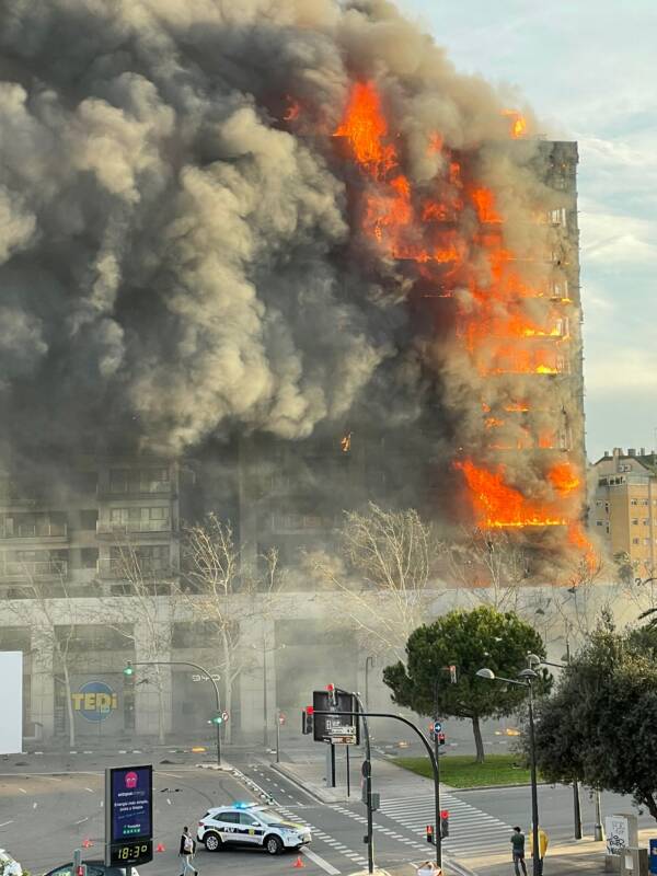 Decretado el secreto de sumario por el incendio de Campanar ( Valencia)
