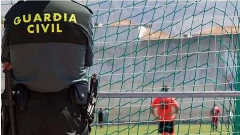 Detienen a hombre por atentado contra un agente en el partido de fútbol en Laguna de Duero
