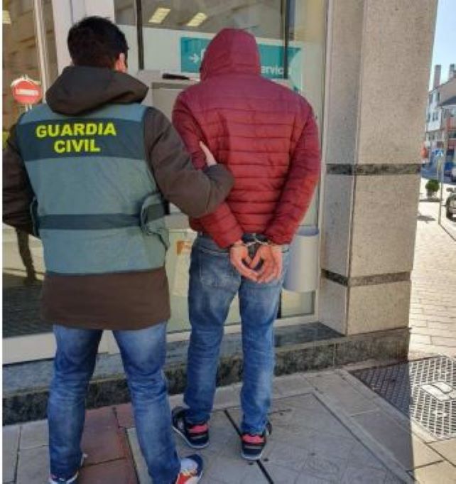 La Guardia Civil detiene a tres ladrones y recupera más de 46.500€ sustraídos en Las Merindades (Burgos)