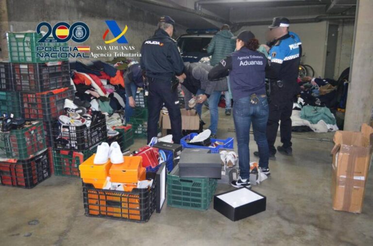Desmantelados clanes de falsificación en San Andrés del Rabanedo: más de 6.000 prendas incautadas en operación CRAYFISH