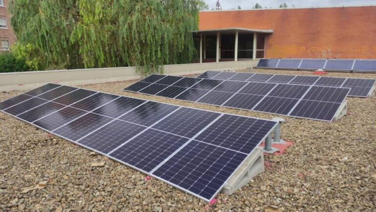 La Junta impulsa ayudas al autoconsumo y eficiencia energética para familias, autónomos y empresas
