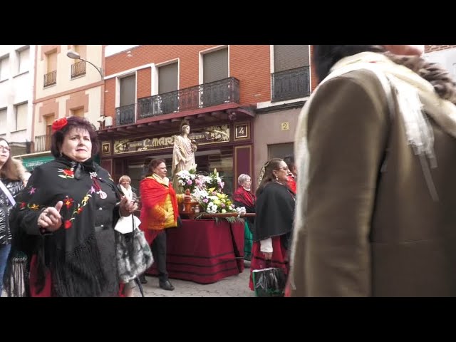 Vídeo de Las Águedas salen en procesión por las calles de Medina del Campo