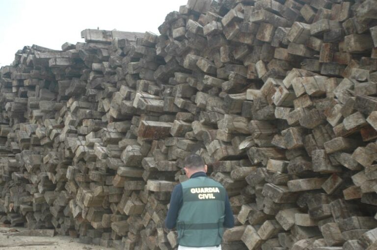 La Guardia Civil de Soria investiga a cinco empresas por delito ambiental con traviesas de madera