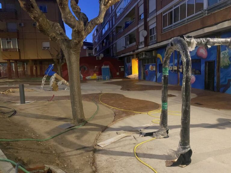 Avanzan las obras de remodelación en el parque medinense de ‘Los Mostenses’